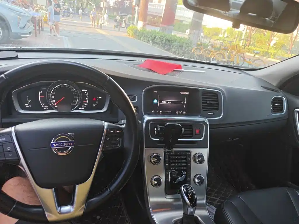 Photo 10 - Volvo S60