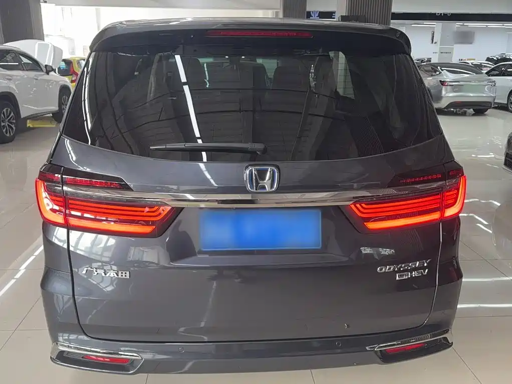 Фото 6 - Honda Odyssey