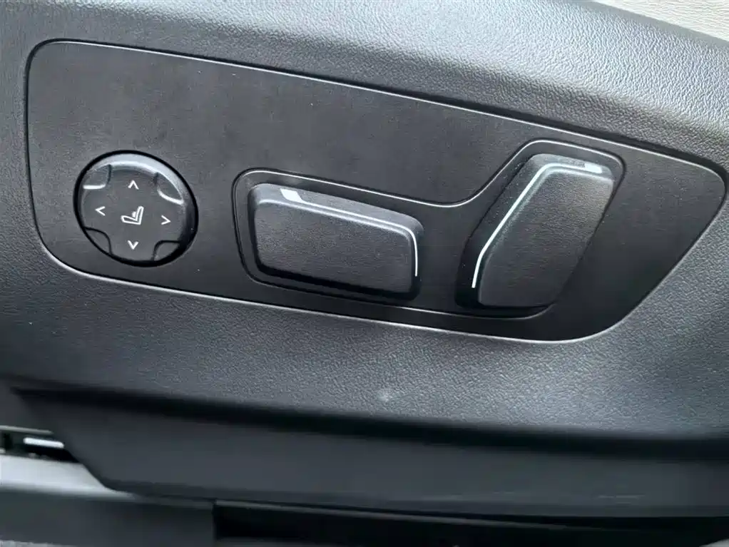 BMW M5 New Energy 2025 M5 фото 10