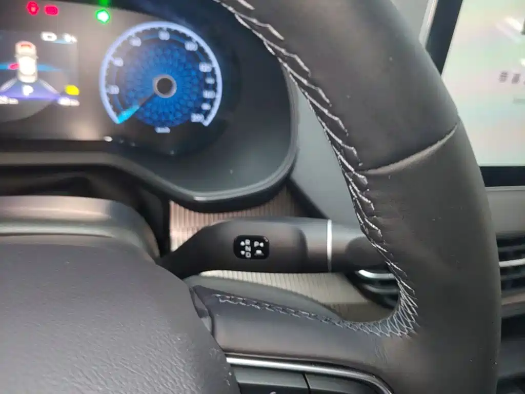Hongqi E-QM5 2026 2025 610km PLUS