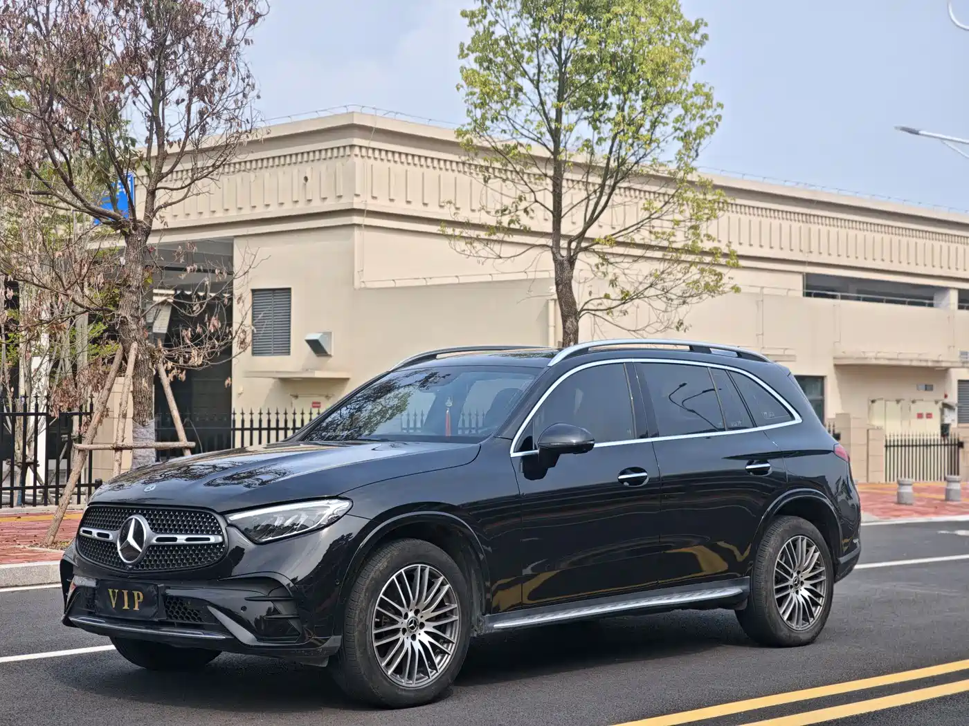 MERCEDES-BENZ GLC