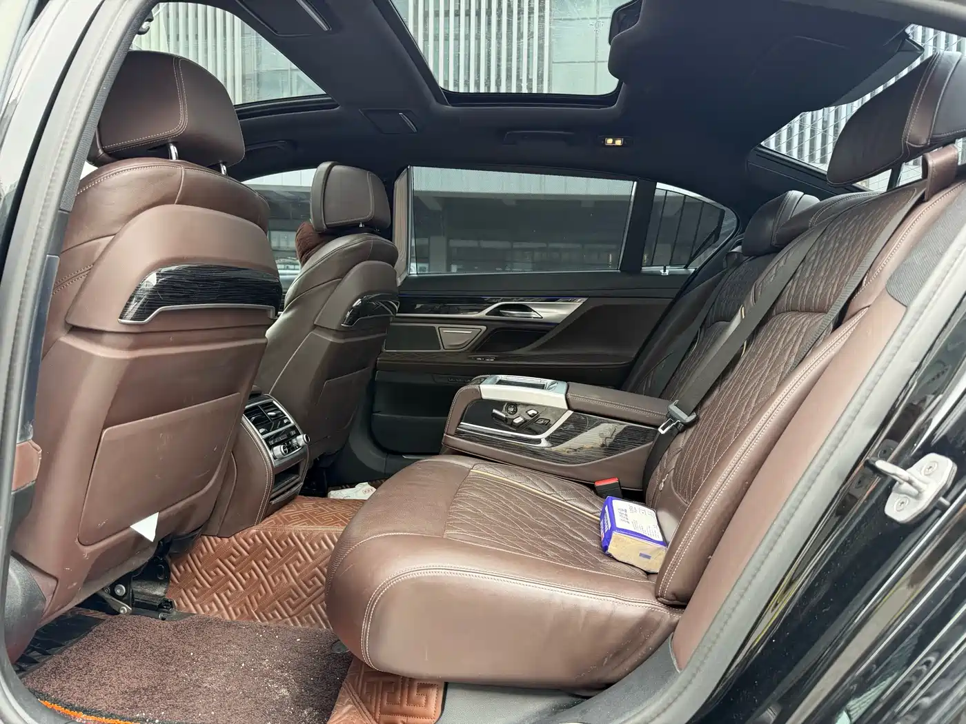BMW 7 Series 2021 Model 740Li Leading Luxury Package фото 9