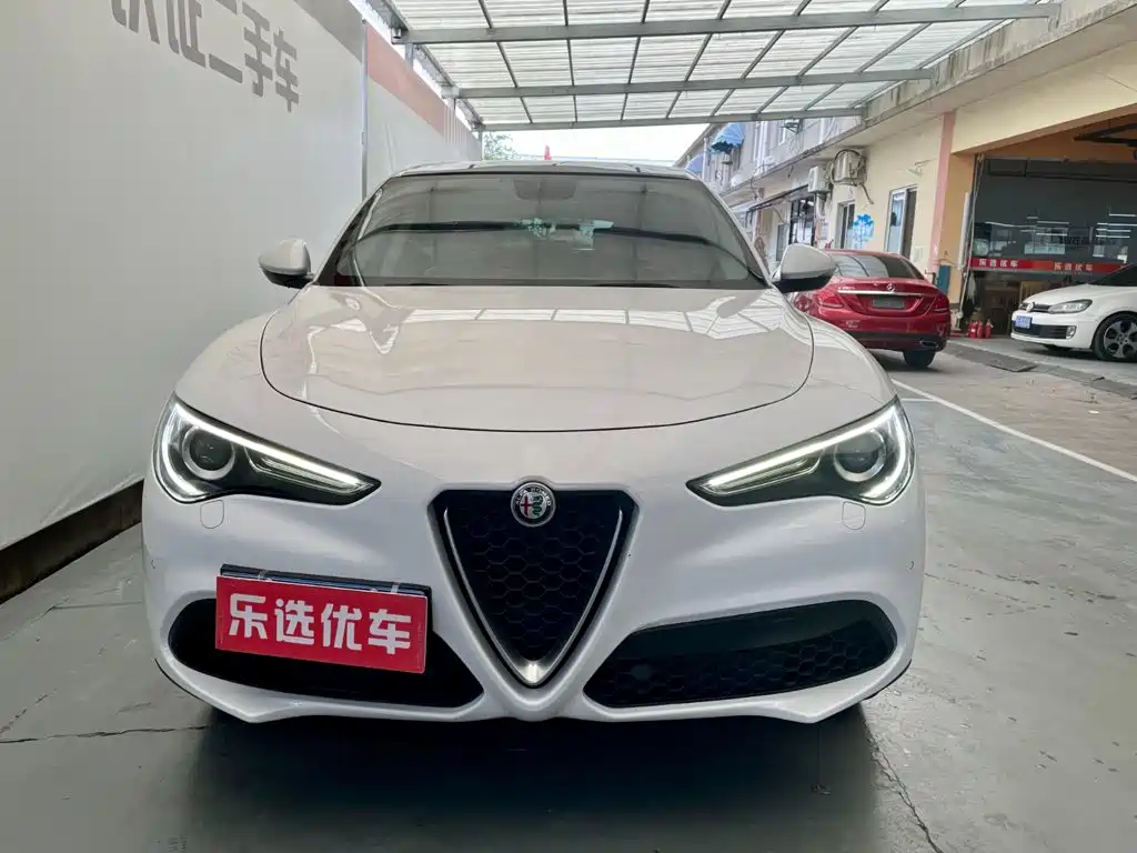 Alfa Romeo Stelvio 2019 2017 2.0T 200HP Elite