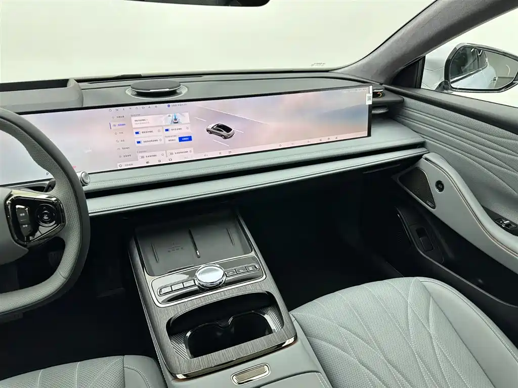 Geely Galaxy Galaxy E8 2025 700km Long Voyage Smart Drive Edition фото 15