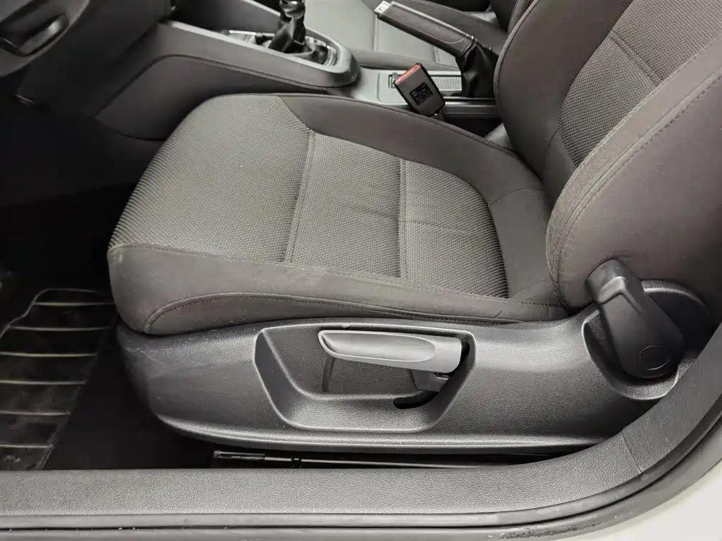 Volkswagen Sagitar 2015 1.6L Manual Fashion фото 20