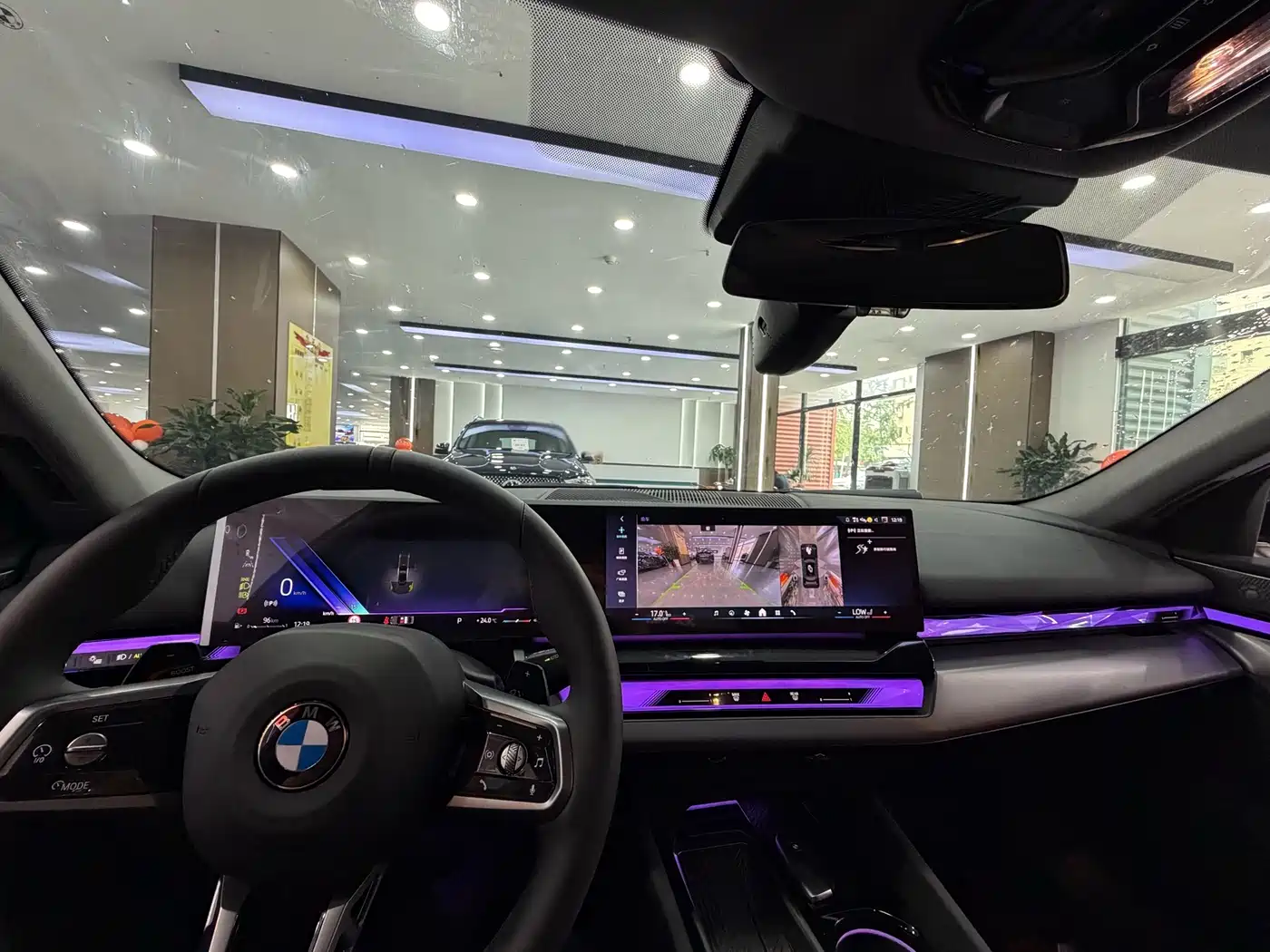 BMW 5 Series 2025 530Li Leading M Sport Package фото 8