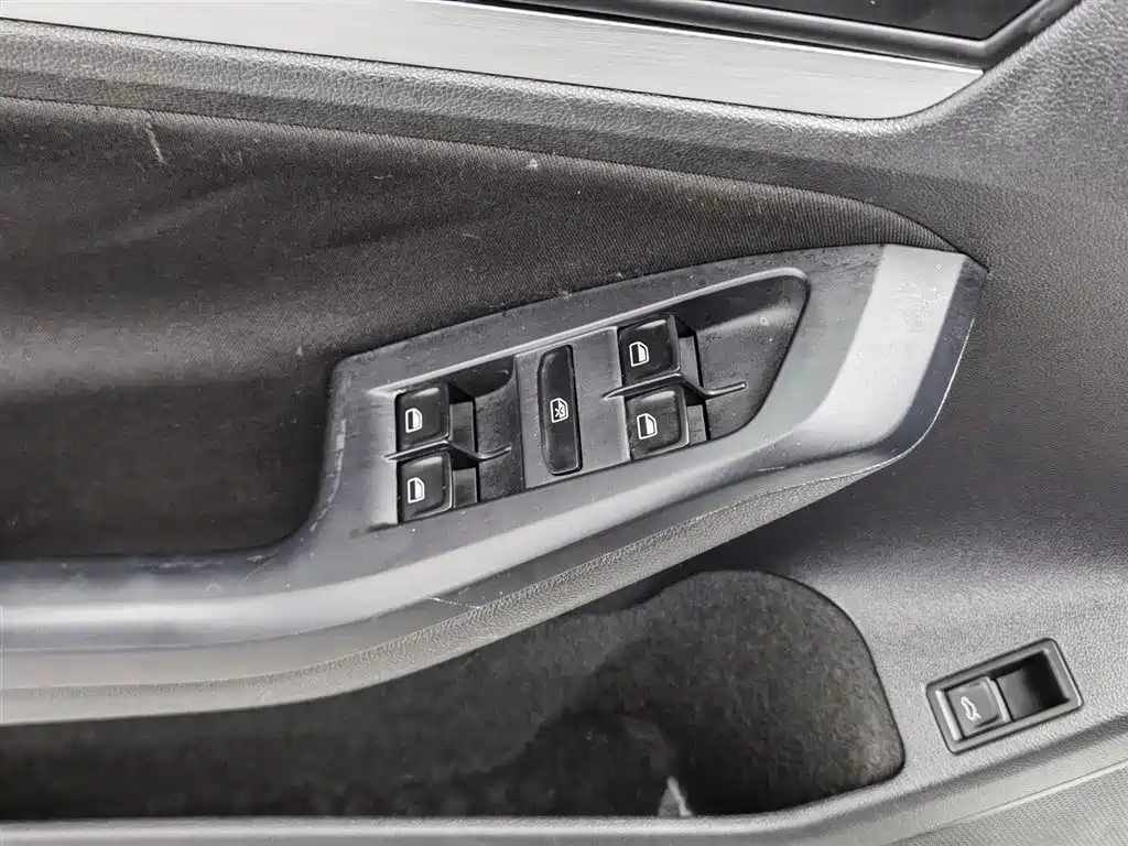Volkswagen Sagitar 2015 1.6L Manual Fashion фото 9