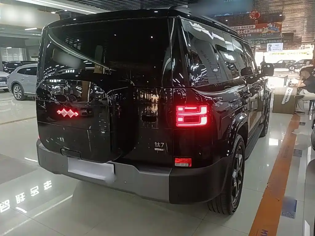 Fang Cheng Bao Titanium 7 2026 2025 AWD Base Model