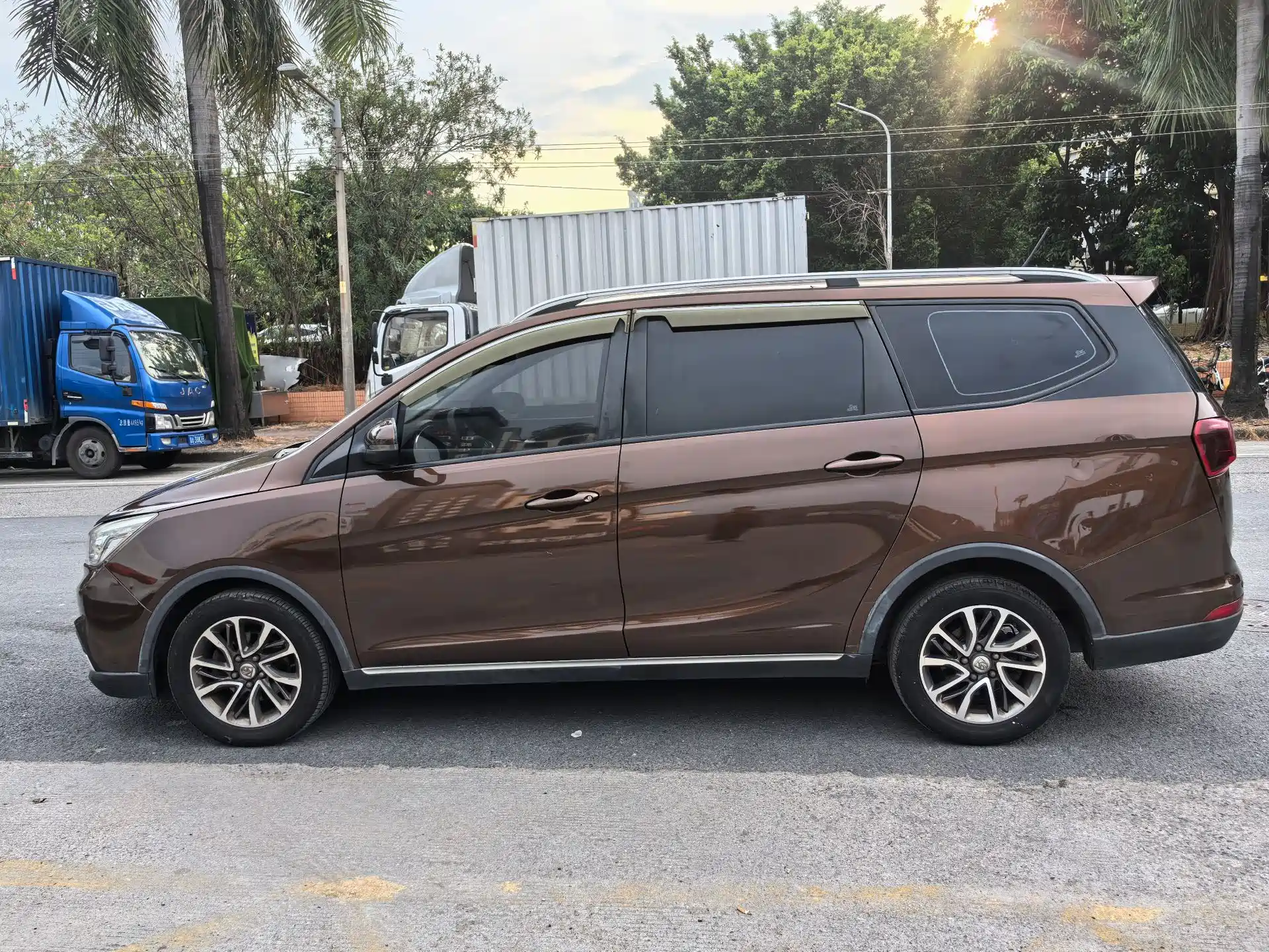 Фото 4 - Baojun 730