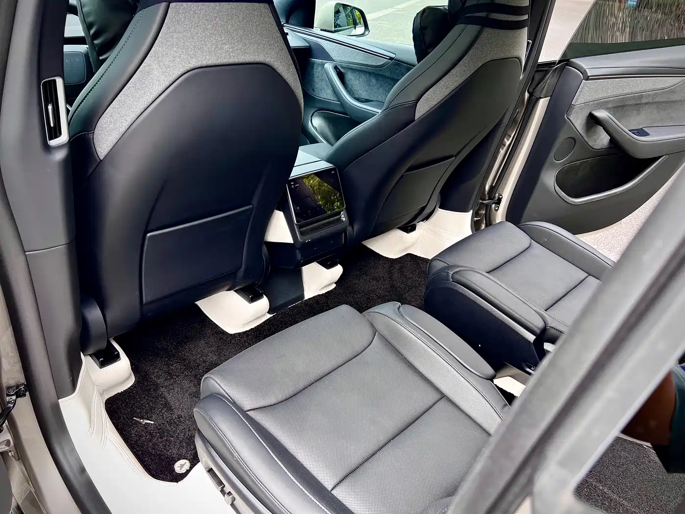 Tesla Model Y L 2026 2025 Facelift Long Range AWD
