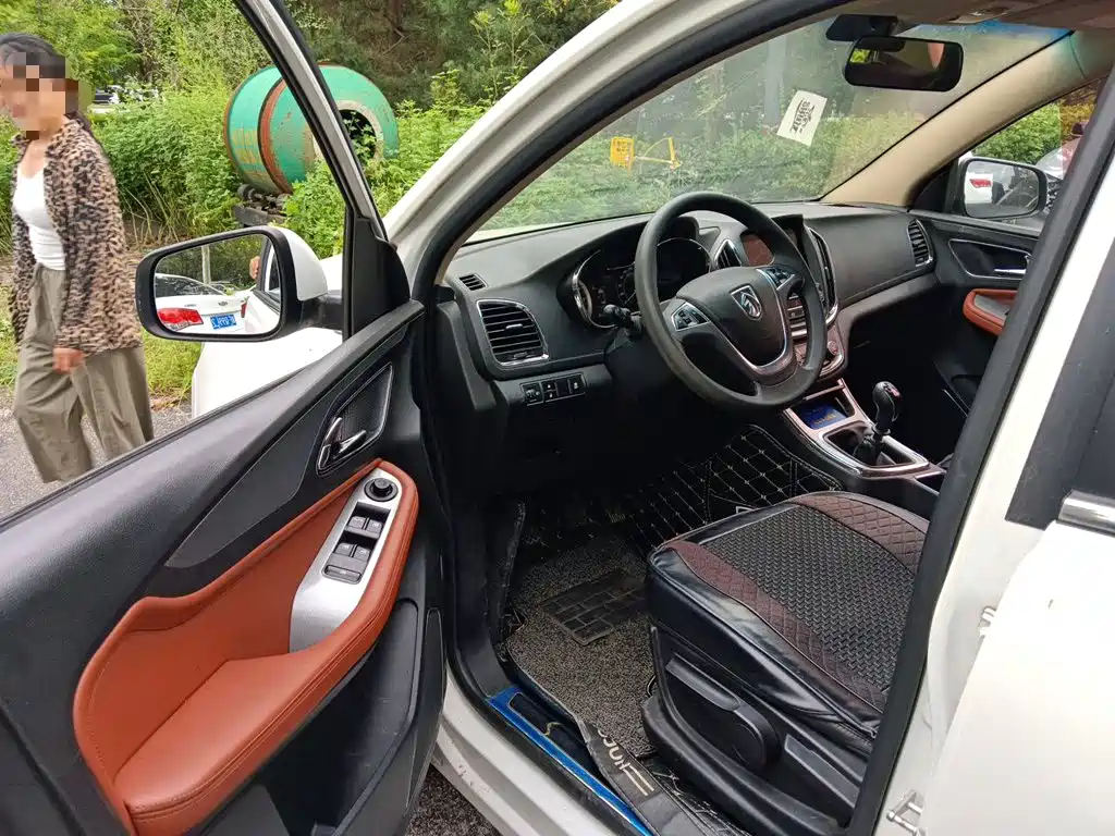Baojun 560 2017 2016 1.5T Manual Elite