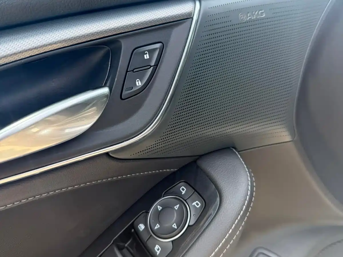 Cadillac CT5 2024 28T Luxury Model Pro фото 6