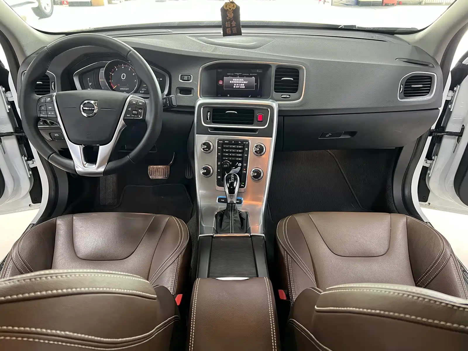 Фото 11 - Volvo S60 Plug-in Hybrid