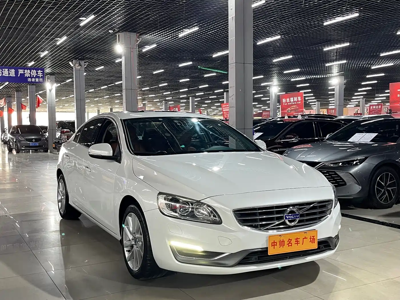 Фото 3 - Volvo S60