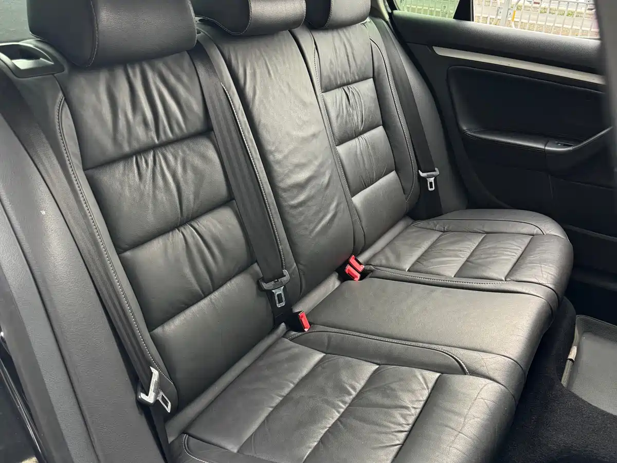 Volkswagen Sagitar 2009 Model 1.8TSI Automatic Champion Edition фото 9