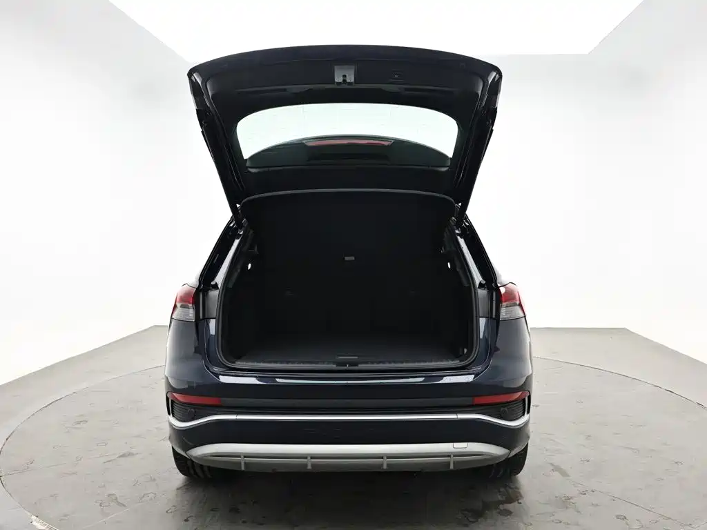 Photo 8 - Audi Q4 e-tron