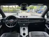 Photo 6 - Porsche Macan