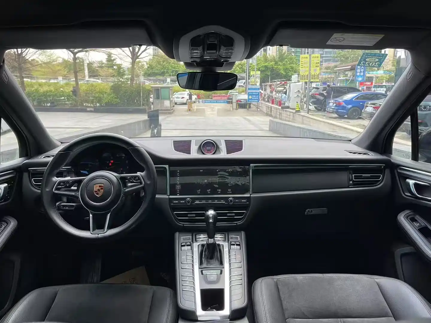 Photo 6 - Porsche Macan
