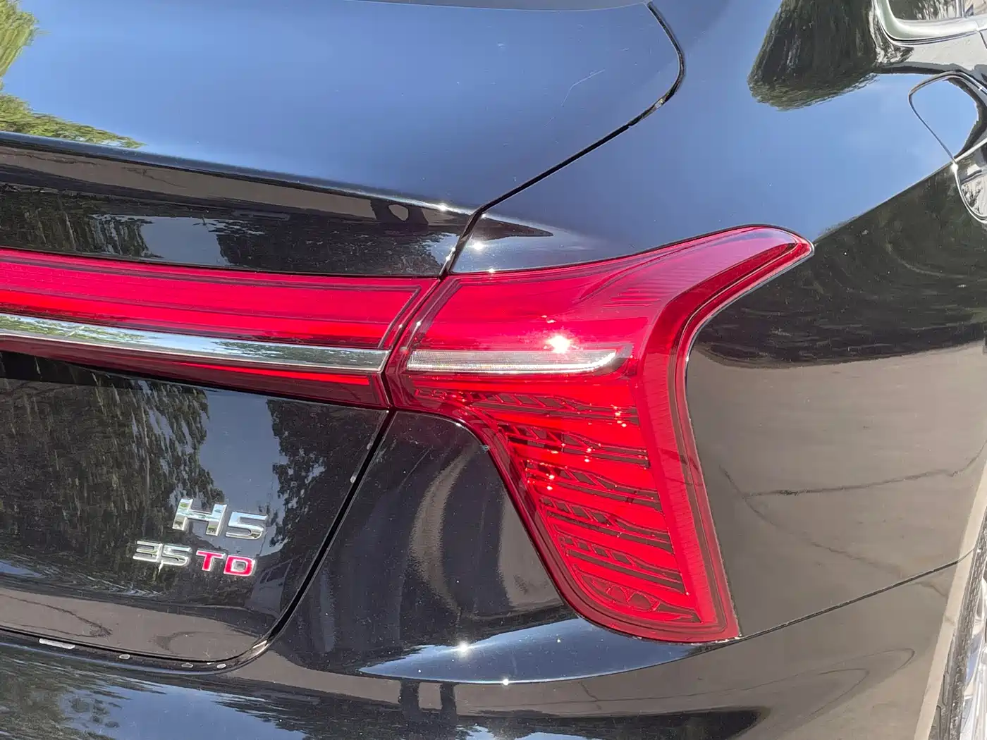 Hongqi H5 2024 1.5T DCT Smart Connect Flag Rhythm Edition фото 8