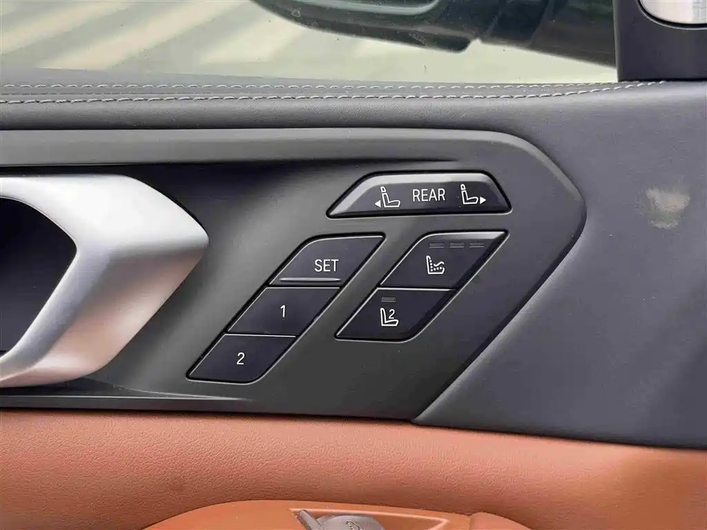 BMW X7 2021 Facelift xDrive40i Executive M Sport Package фото 15