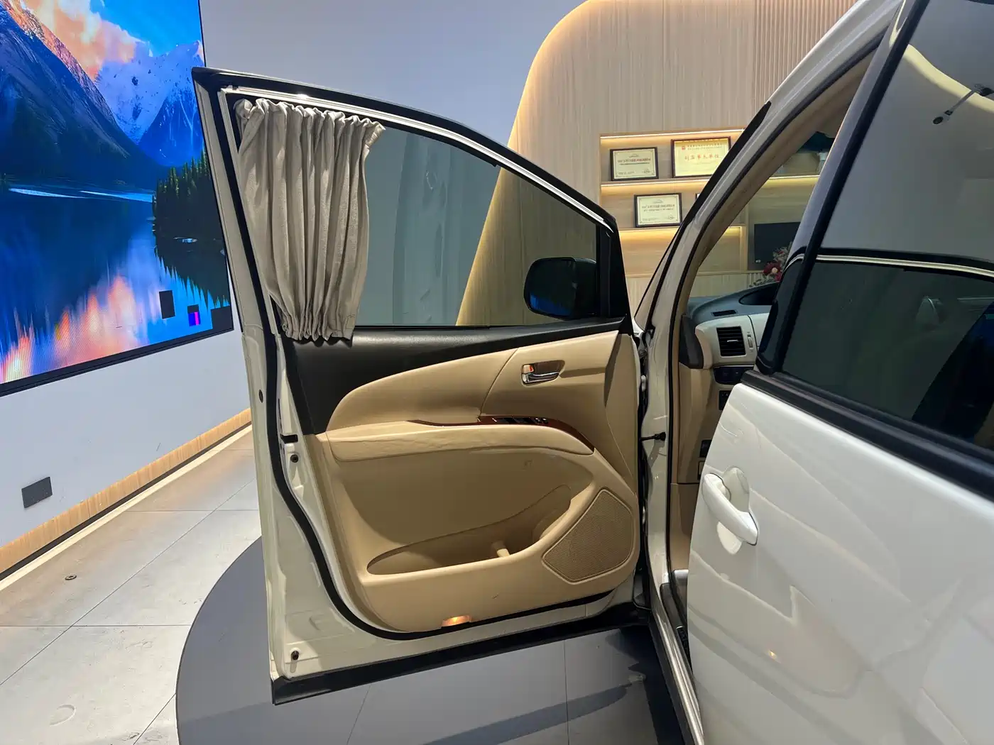 Toyota Previa 2012 2.4L 7-Seater Luxury Edition фото 12