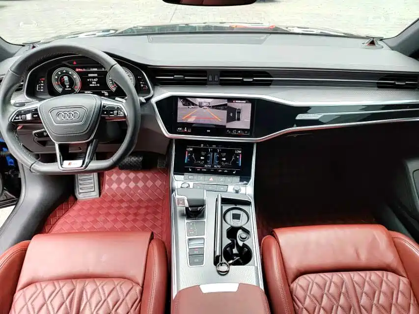 Audi A7L 2024 45 TFSI quattro S-line Black Warrior Edition фото 4