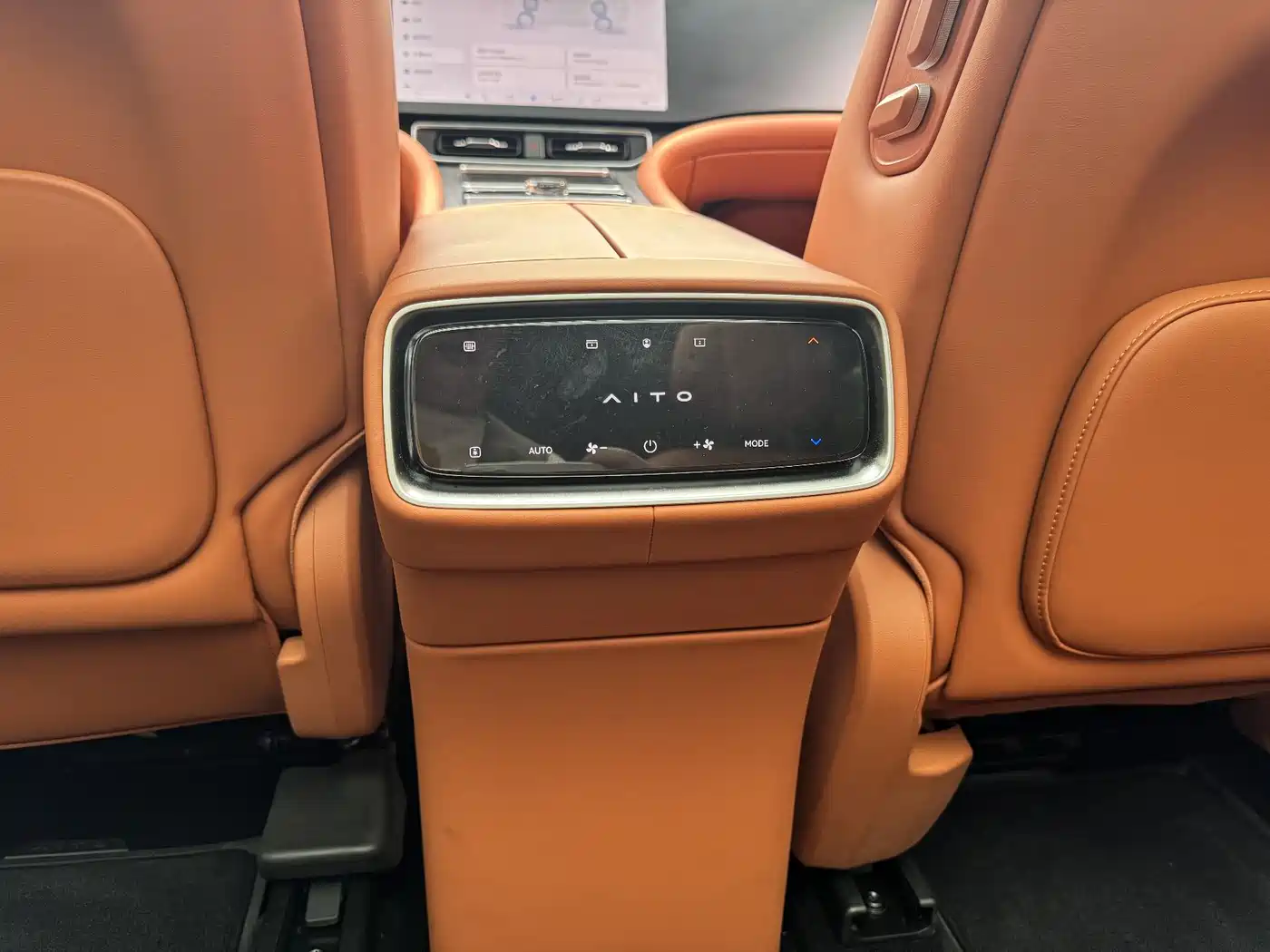 AITO Wenjie AITO M9 2024 Range Extender Ultra 52kWh 6-seater фото 26