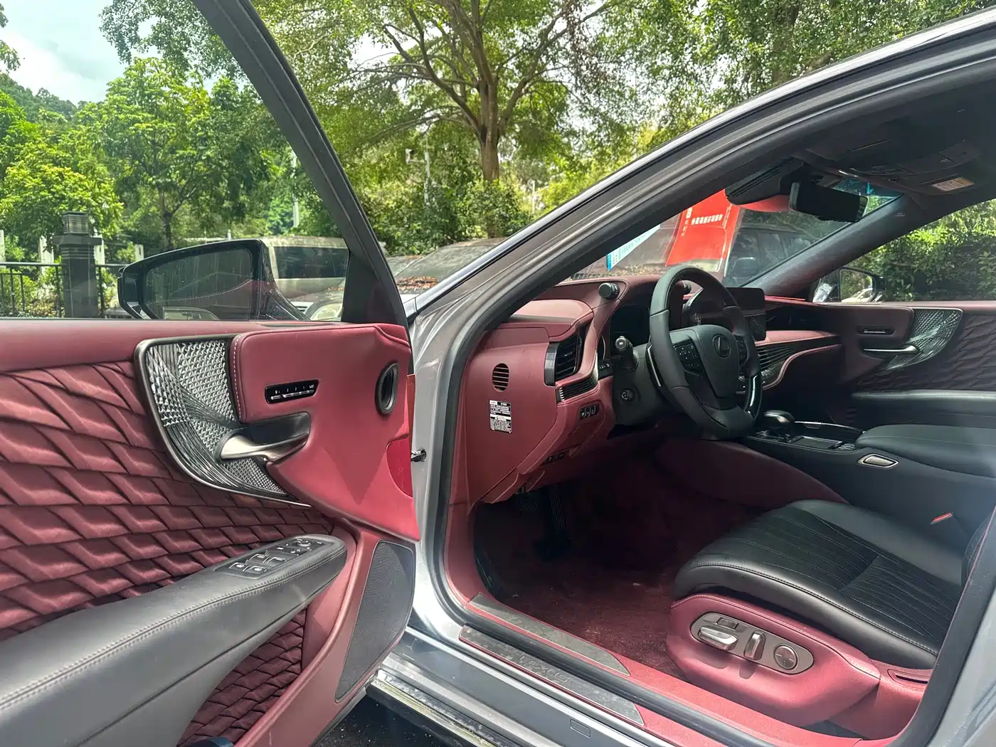 2022 Lexus LS