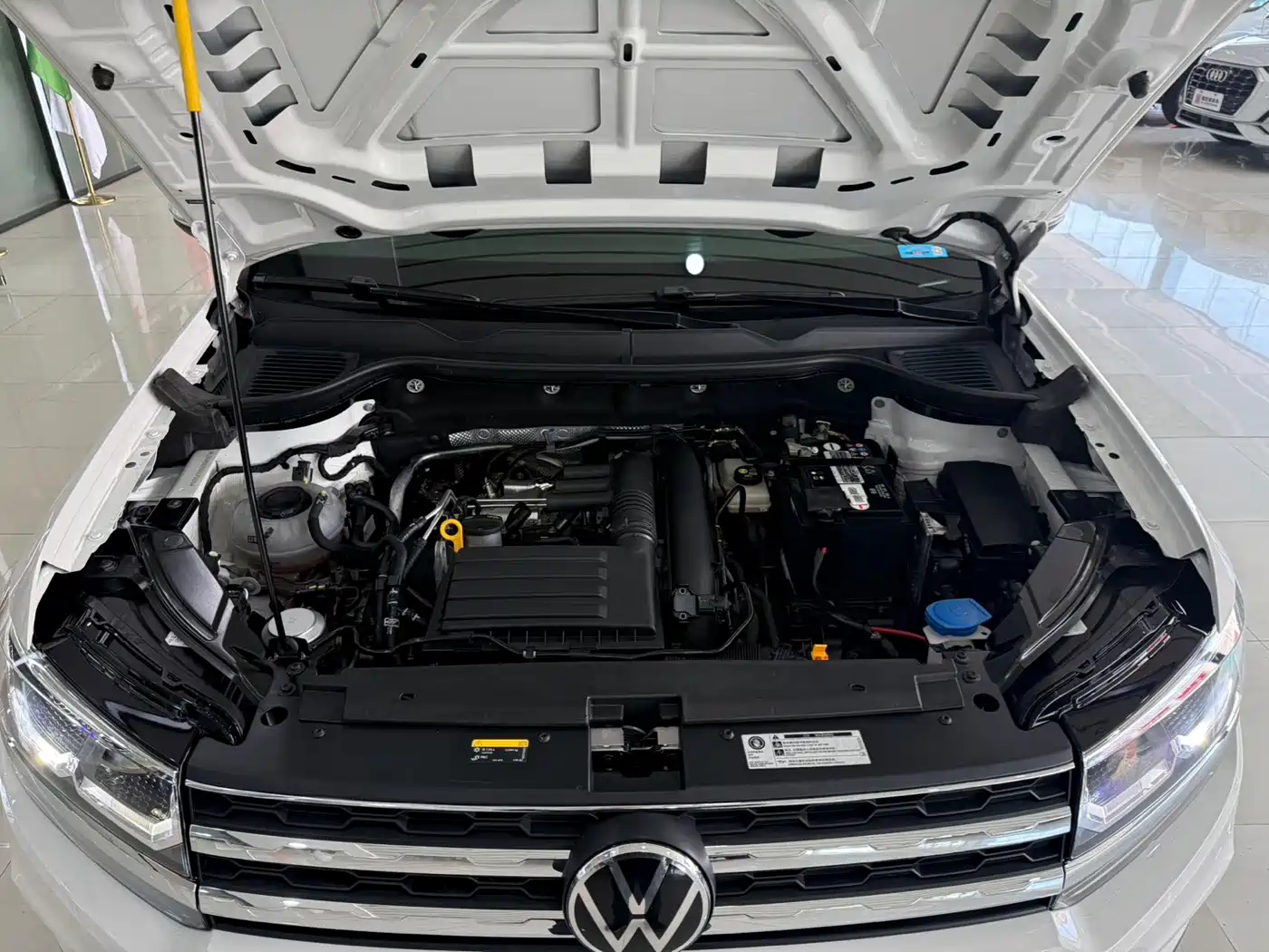 Volkswagen Tharu 2022 280TSI FWD Luxury Edition фото 22