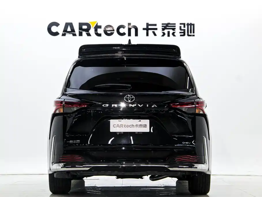 Toyota Granvia 2024 2.5L Hybrid Comfort фото 5
