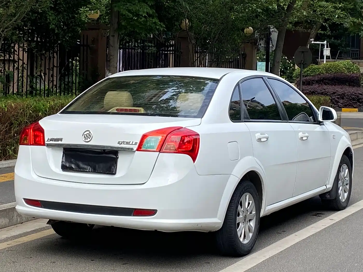 Buick Excelle 2013 1.5L Manual Classic Edition фото 5