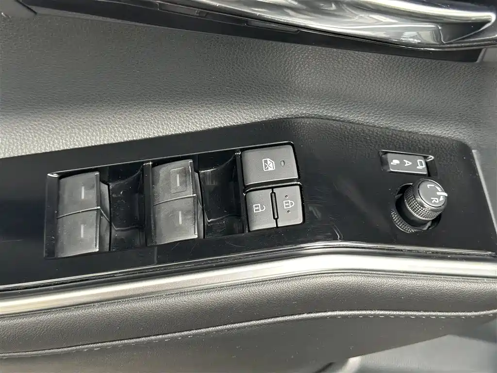 Toyota Crown Kluger 2022 2.0T 4WD Sporty Edition фото 11