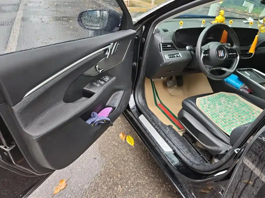 BUICK LACROSSE
