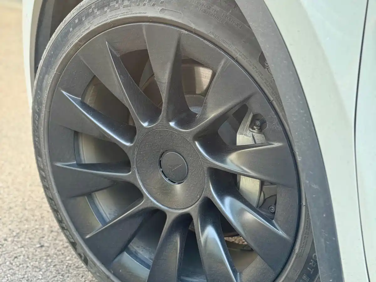 Фото 4 - Tesla Model Y