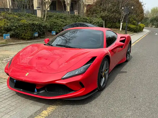 FERRARI F8 2023