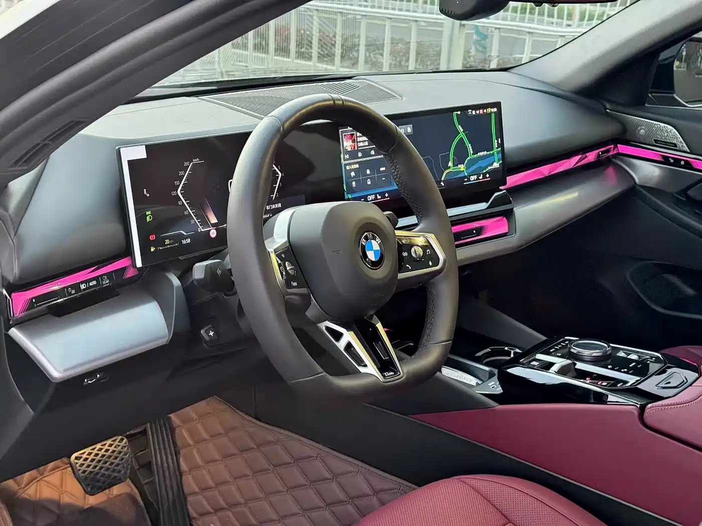 BMW 5 Series 2025 530Li Leading M Sport Package фото 3