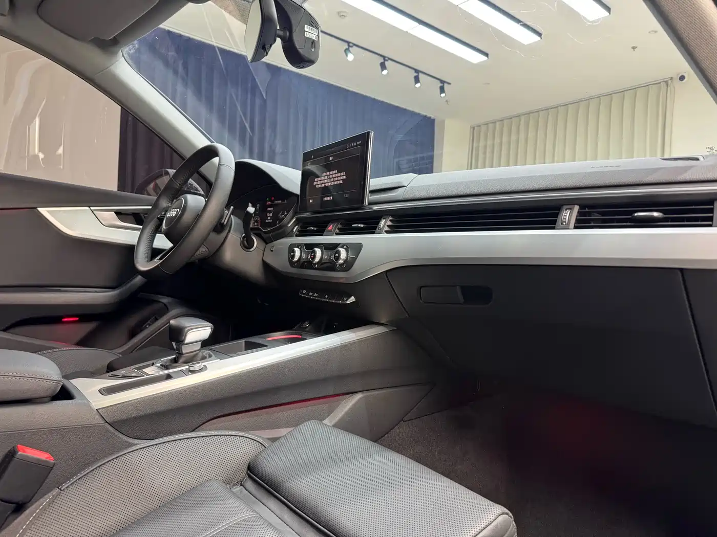 Audi A4L 2020 40 TFSI Fashion Dynamic Edition фото 35