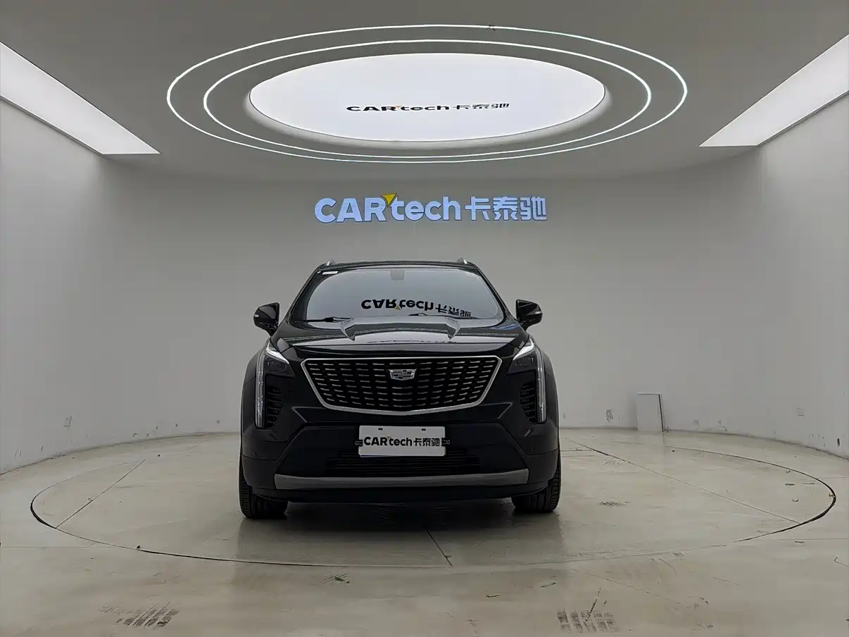 CADILLAC XT4