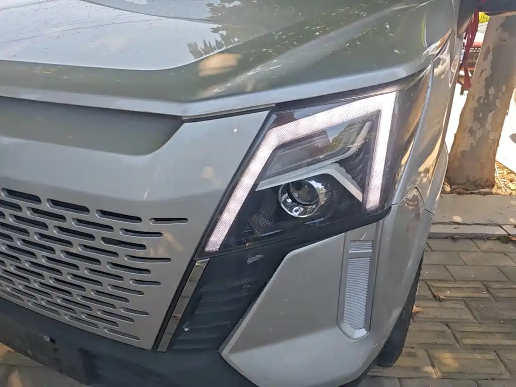 Dongfeng Yufeng Yufeng 2024 2023 V9+ 2.0T Manual FWD Multi-purpose Medium Wheelbase High Roof 7/8/9 Seater