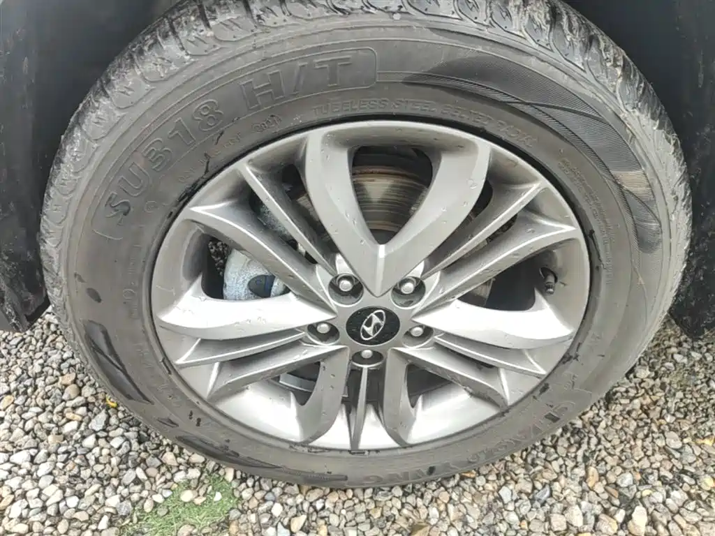 Hyundai Beijing Hyundai ix35 2013 2.0L Auto 2WD Smart GLS China IV фото 23
