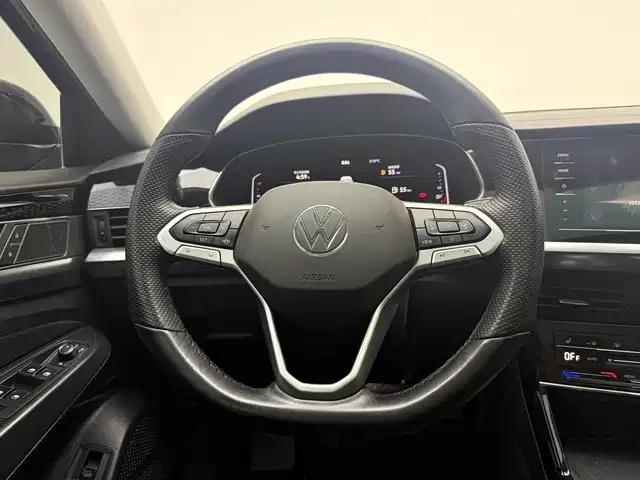 Photo 12 - Volkswagen Passat