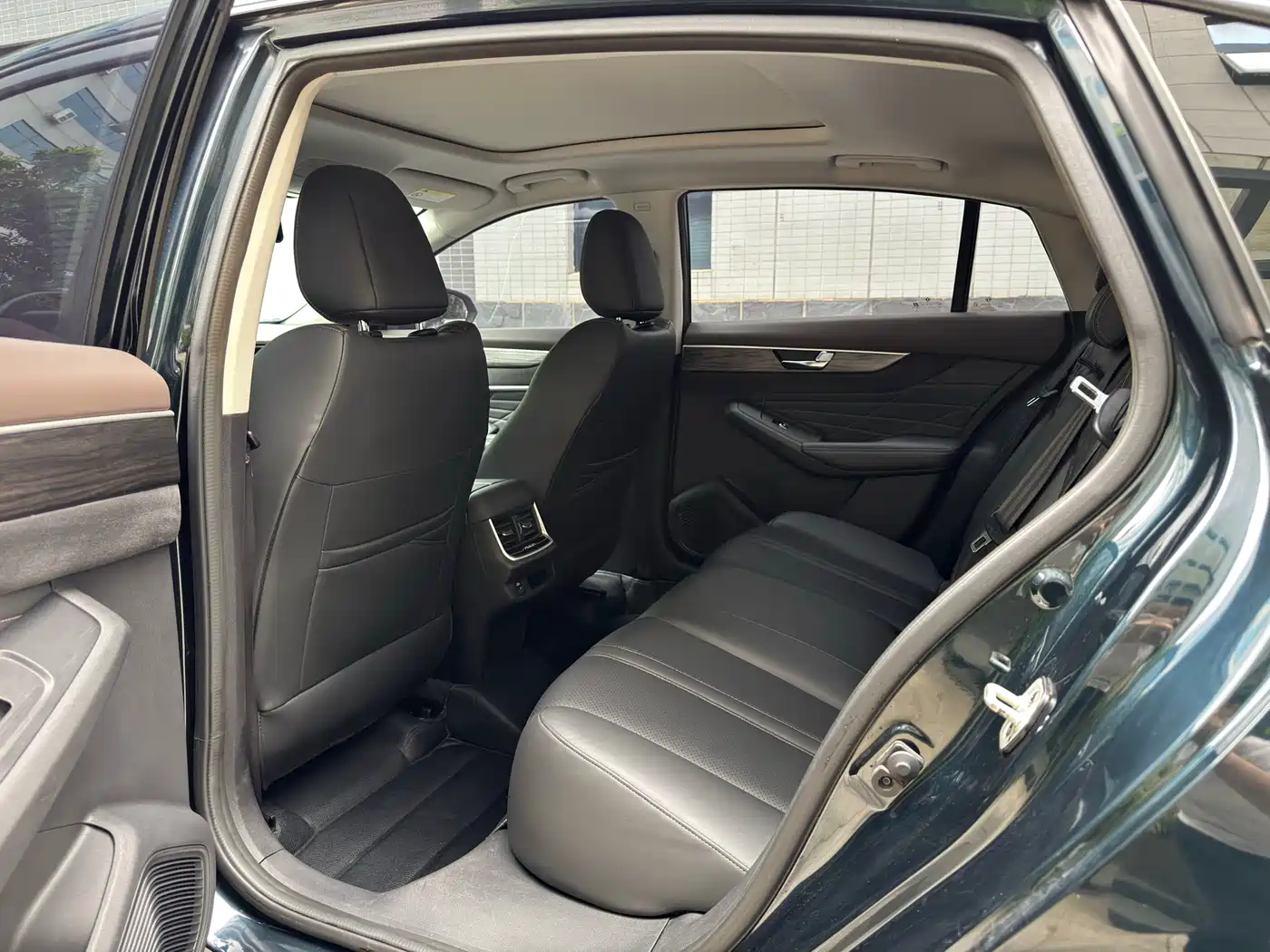 Dongfeng Aeolus Yixuan MAX 2022 2021 1.5T Super Cool Dad Edition