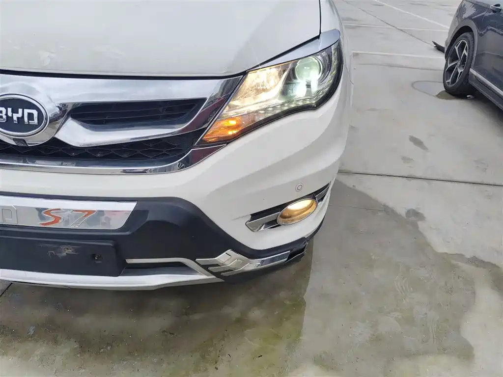 BYD S7 2016 1.5T Manual Premium Model фото 18