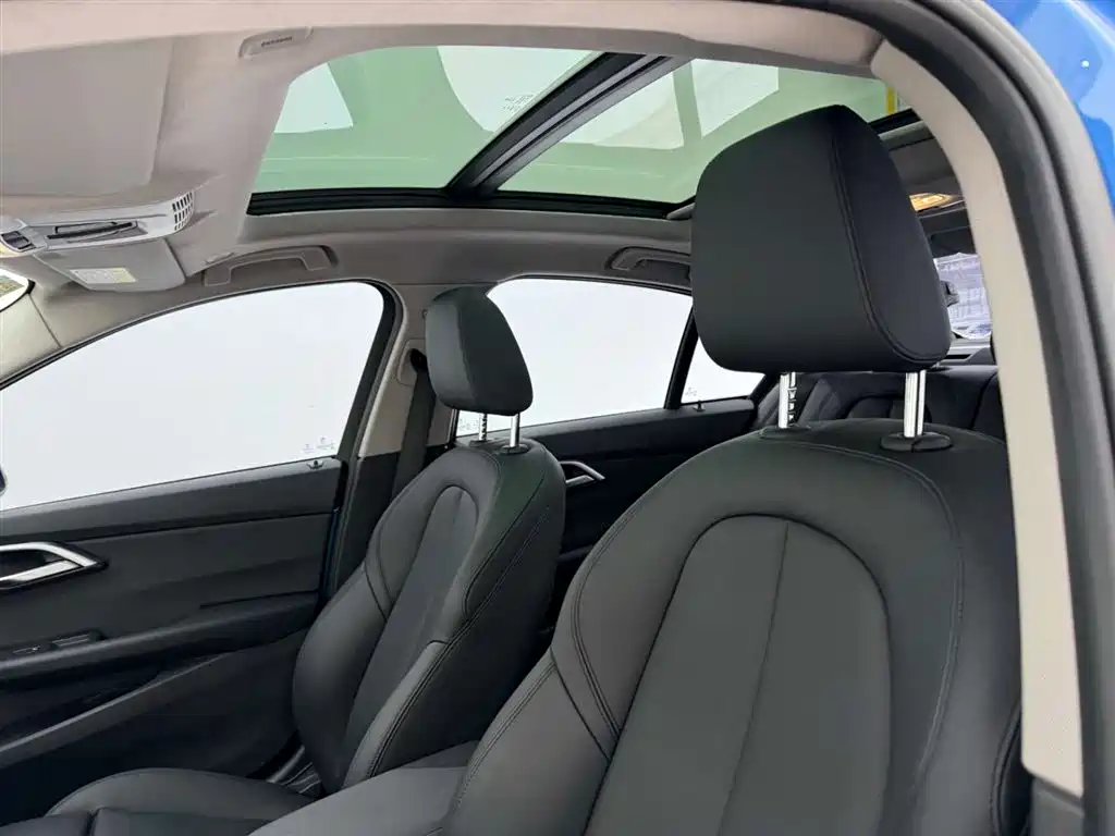 BMW 1 Series 2017 118i Sport фото 16