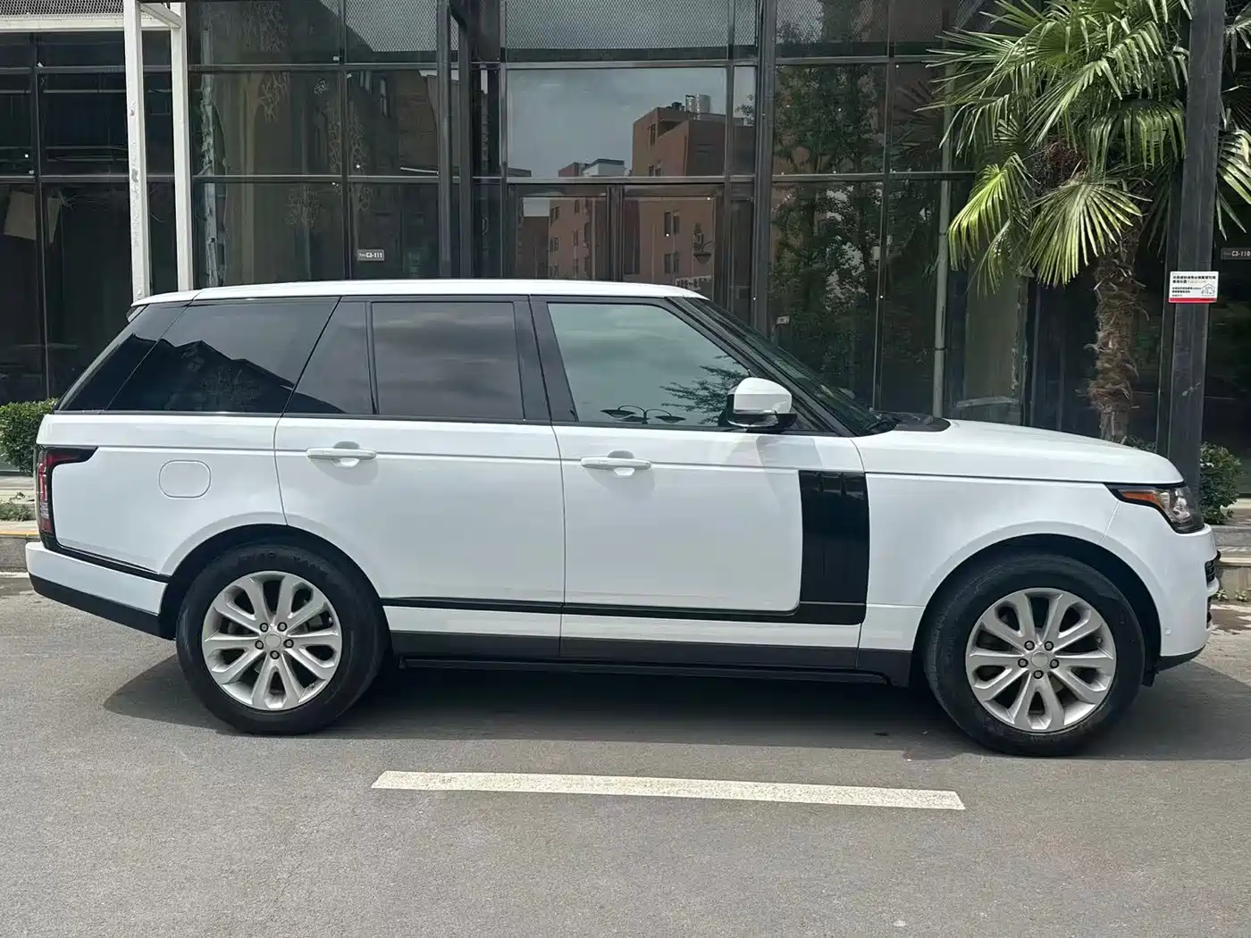 Land Rover Range Rover 2014 3.0 SC V6 Vogue SE фото 8
