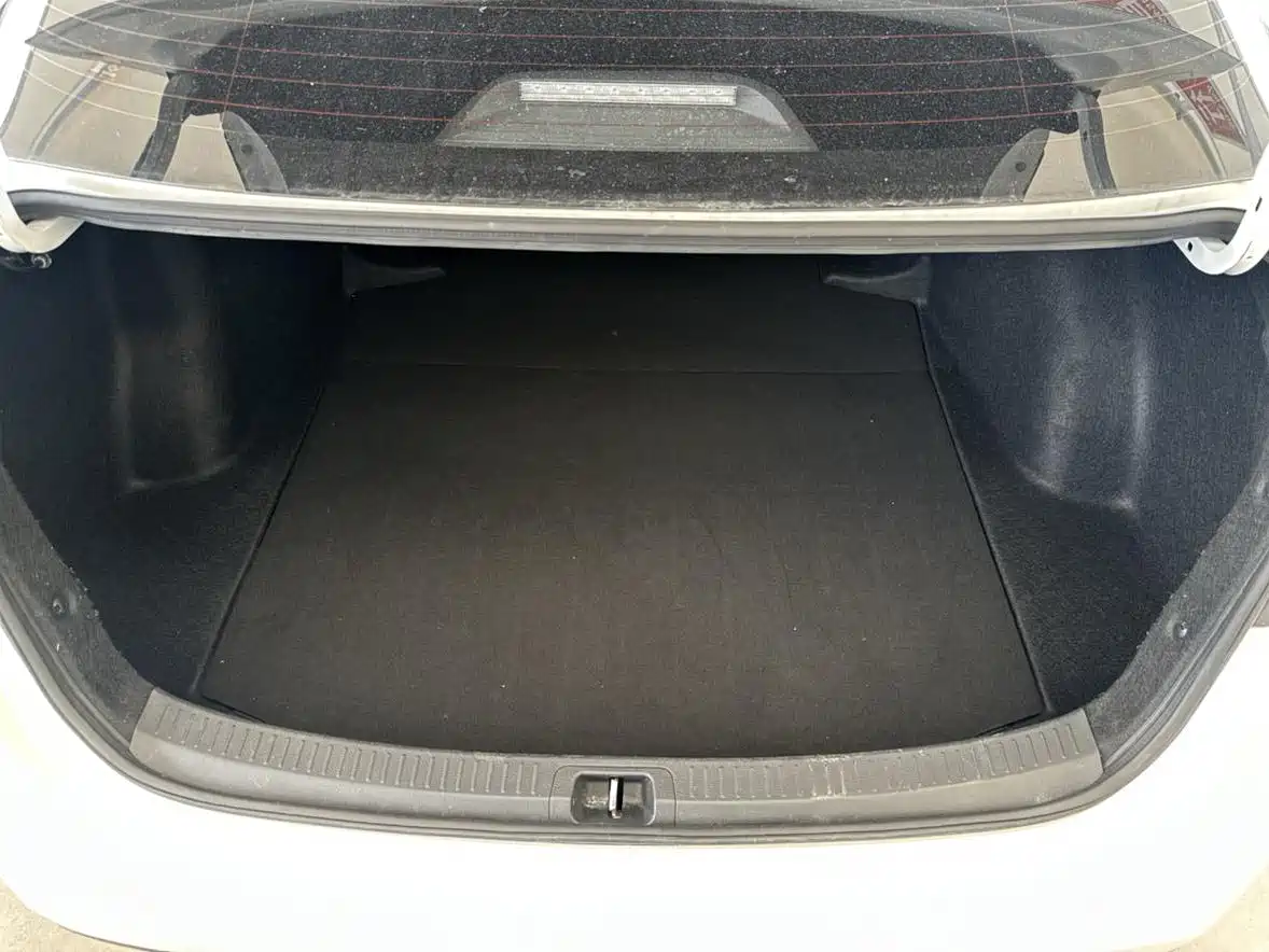 Toyota Levin 2023 Smart Hybrid 1.8L Luxury фото 12