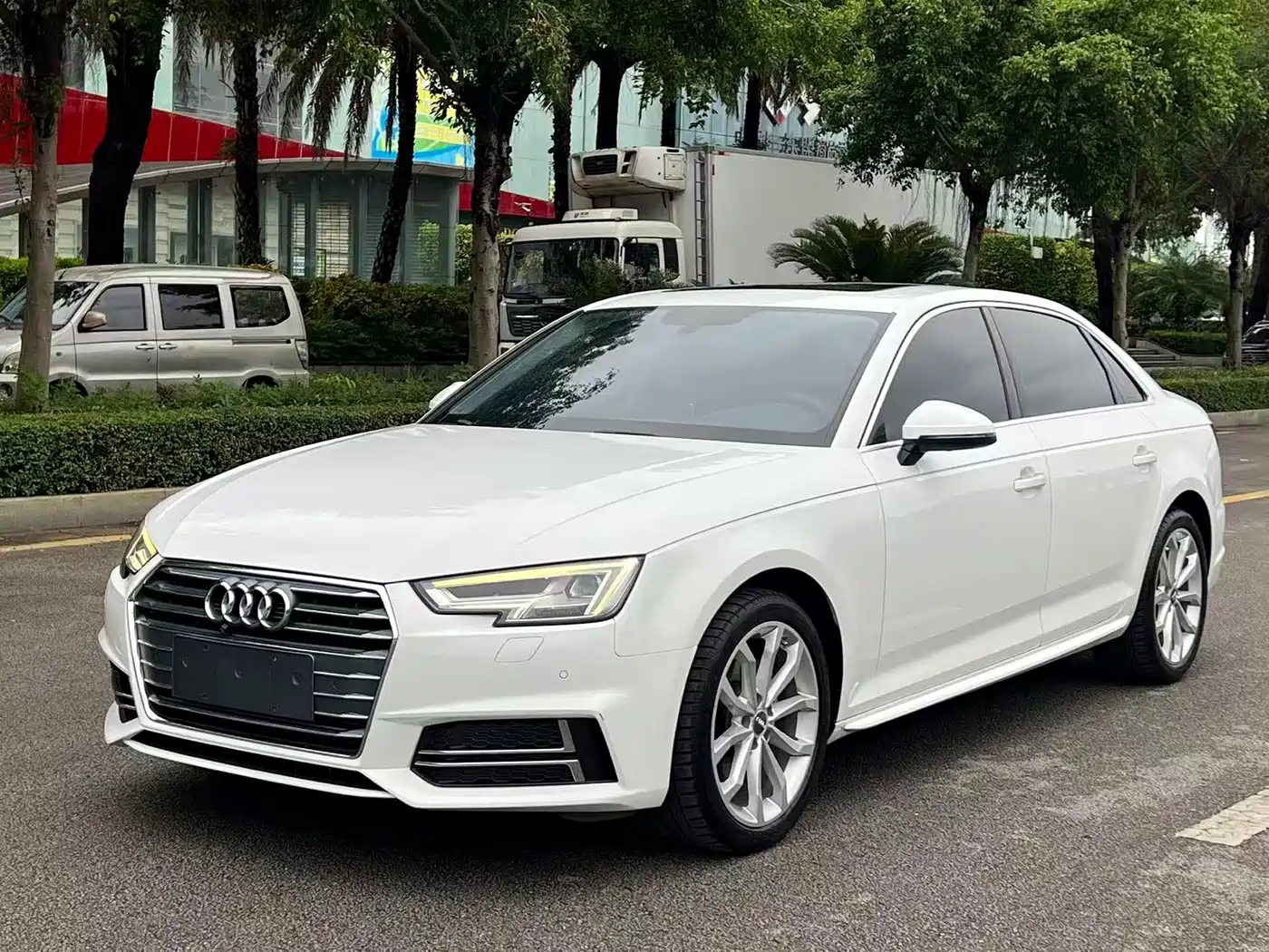 Audi A4L 2018 30th Anniversary 40 TFSI Fashion
