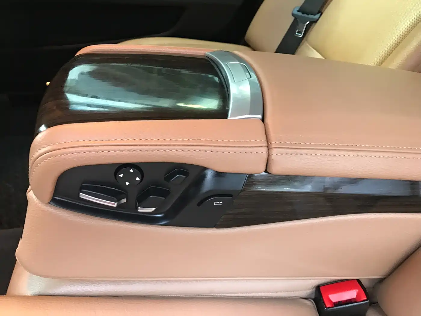 BMW 7 Series 2009 740Li Luxury фото 24