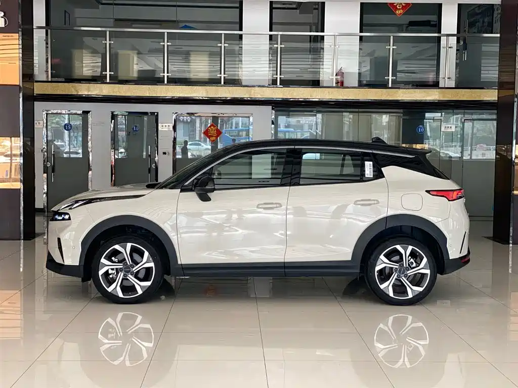 Lynk & Co 06 2025 Renew 1.5T Halo фото 4