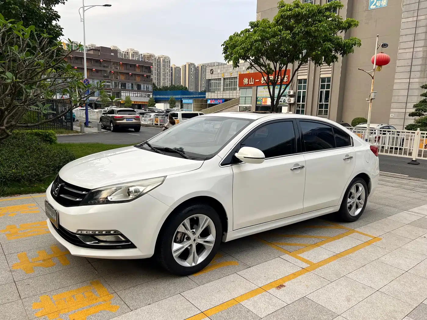 Zotye Z500 2015 2015 1.5T CVT Premium